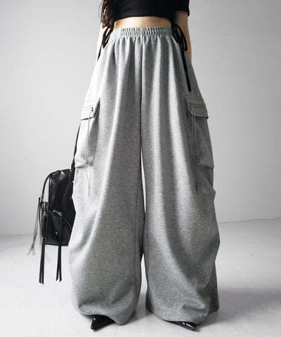 【 裾絞り可能２WAY 】ドローコードタックワイドカーゴスウェットパンツ ／ drawcord tuck wide cargo sweatpants