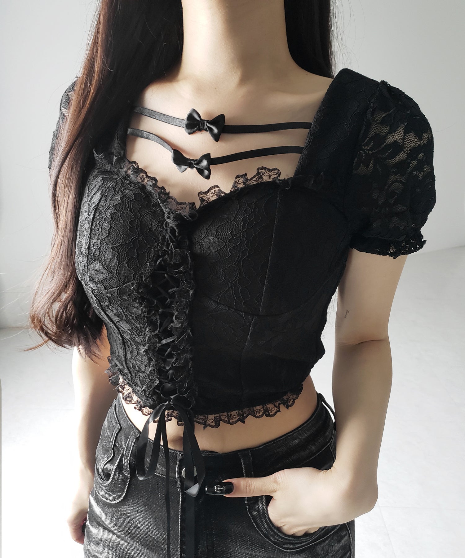 【 ２color 】フロントリボンレースアップコルセットブラウス ／ front ribbon lace-up corset blouse