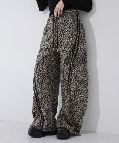 【 裾絞り可能２WAY 】レオパードヴィンテージサイドラインタックワイドスウェットパンツ ／ leopard vintage side line tuck wide sweatpants