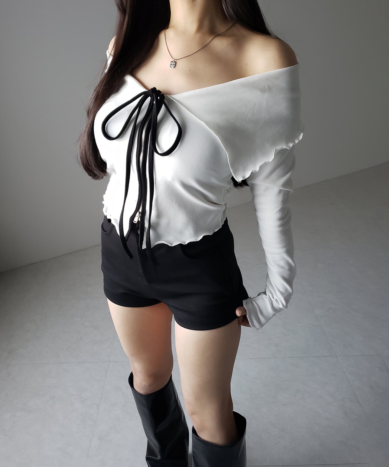 バイカラーリボンオフショルショートトップス ／ bicolor ribbon off shoulder short tops