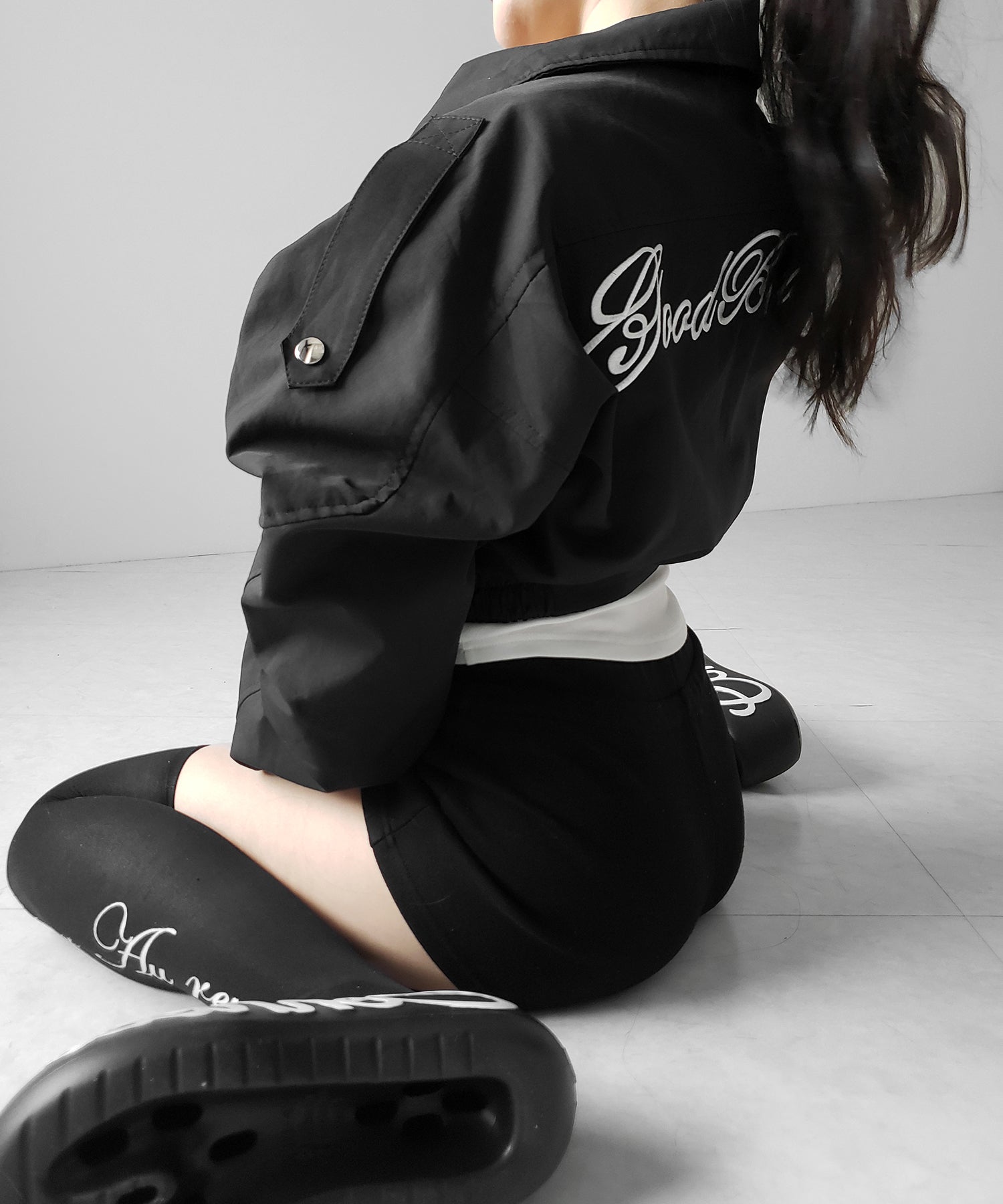 レタリングバックロゴスタンドカラーショートブルゾン ／ lettering back logo stand collar short blouson
