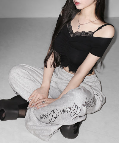 レースドッキングシャーリング半袖オフショルトップス ／ lace docking shirring short-sleeved off-shoulder tops