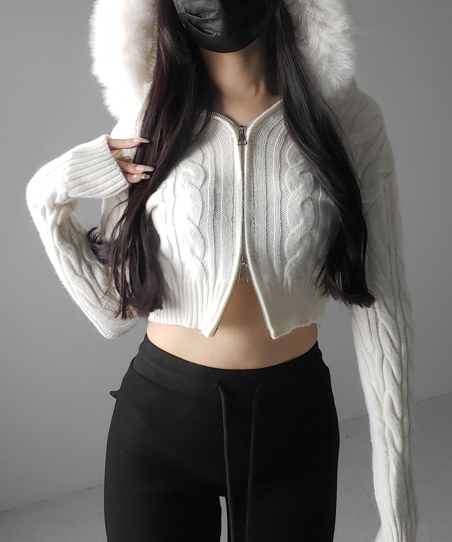 ファーフーディダブルジップショートニットパーカー ／ Fur hooded