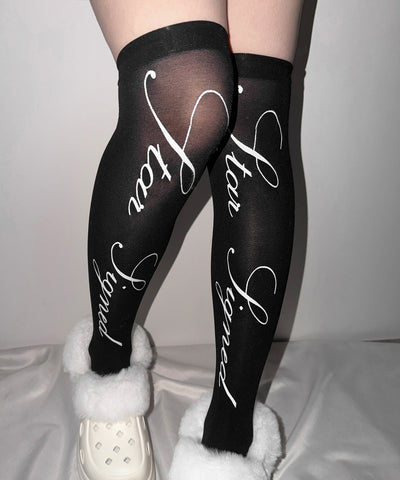 【 選べる３柄アソート 】レタリングロゴシアーニーハイソックス ／ lettering logo sheer knee high socks