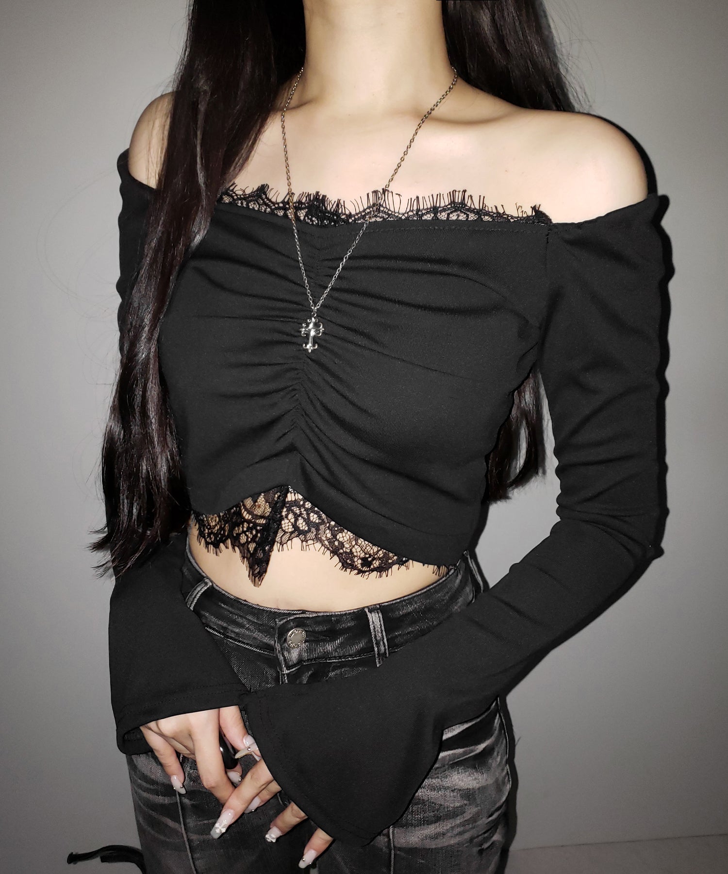 【 ２color 】レースドッキングシャーリングショートカットソートップス ／ lace docking shirring short cutsew tops