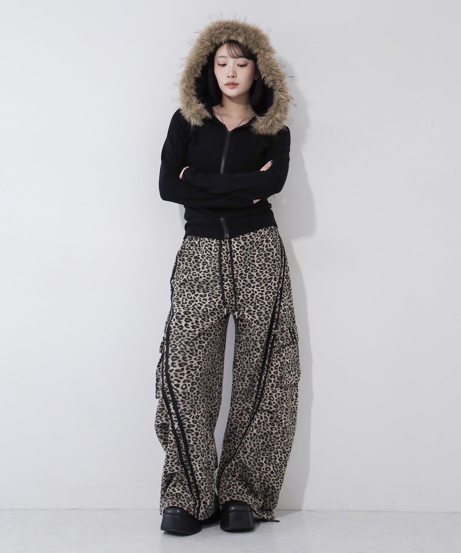 【 裾絞り可能２WAY 】レオパードヴィンテージサイドラインタックワイドスウェットパンツ ／ leopard vintage side line tuck wide sweatpants