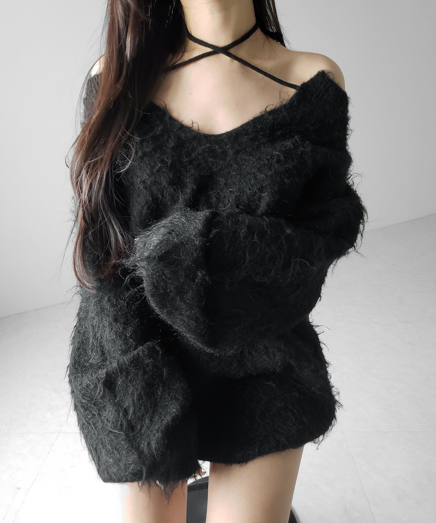 ストラップリボンオフショルオーバーシャギーニット ／ strap ribbon off shoulder over shaggy knit