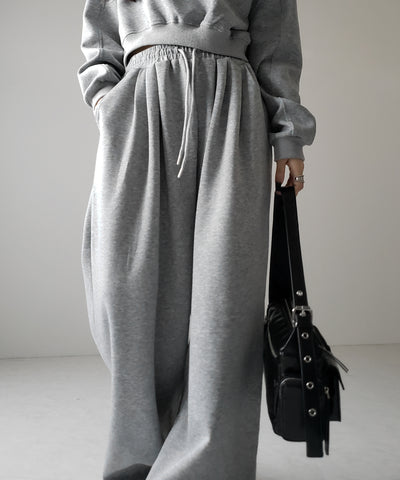 【 セットアップ 】ワンショルダーショートスウェットトップス ＋ タックワイドパンツ SET ／ off shoulder short sweat tops & tack wide pants SET