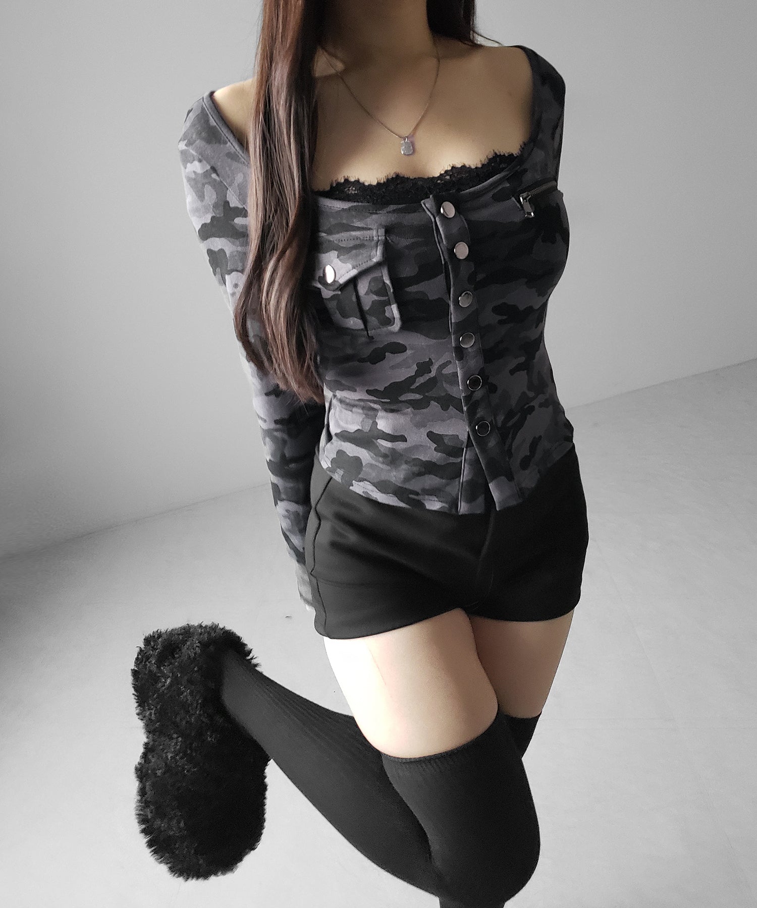 カモフラアウトポケットスクエアネック長袖スリムTシャツ ／ 　camouflage out pocket square neck long sleeve slim T-shirt