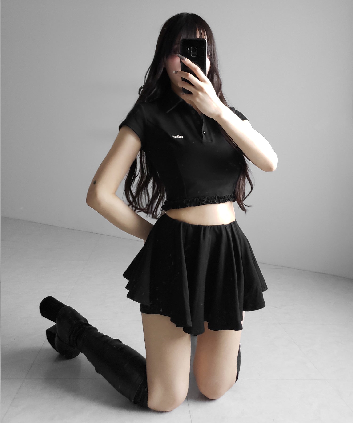 【 セットアップ 】ロゴプレート半袖トップス＋フレアミニスカパン SET ／( SETUP ) logo plate short sleeve tops + flared mini skirt pants