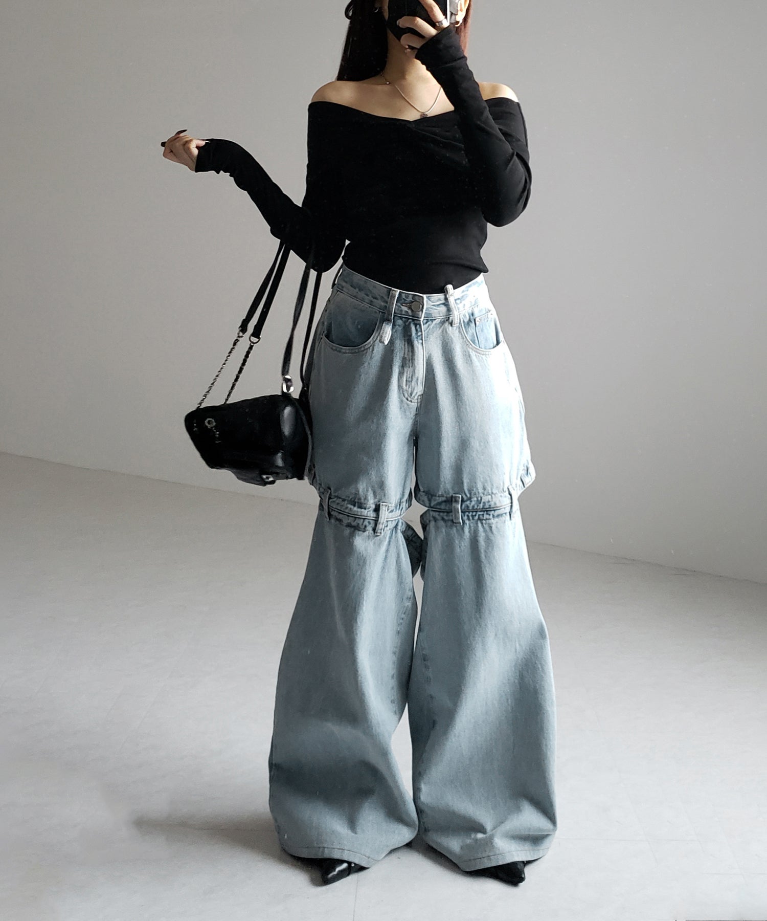 【 選べる３サイズ 】バックオープンカットアウトウォッシュワイドデニム ／ Back open cutout washed wide denim