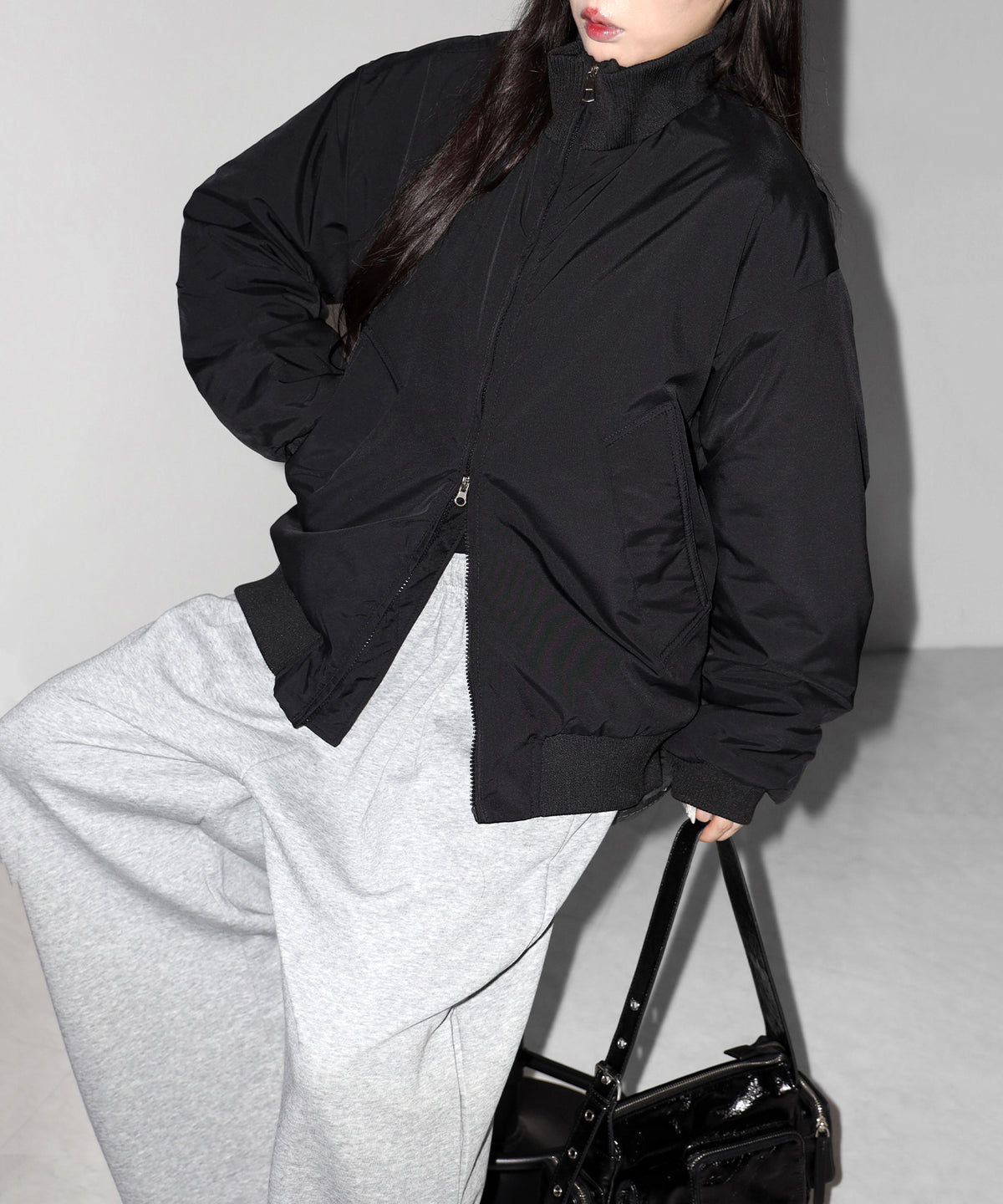 ダブルジップスタンドカラー中綿オーバーブルゾン ／ Double-zip stand-collar padded overblouson