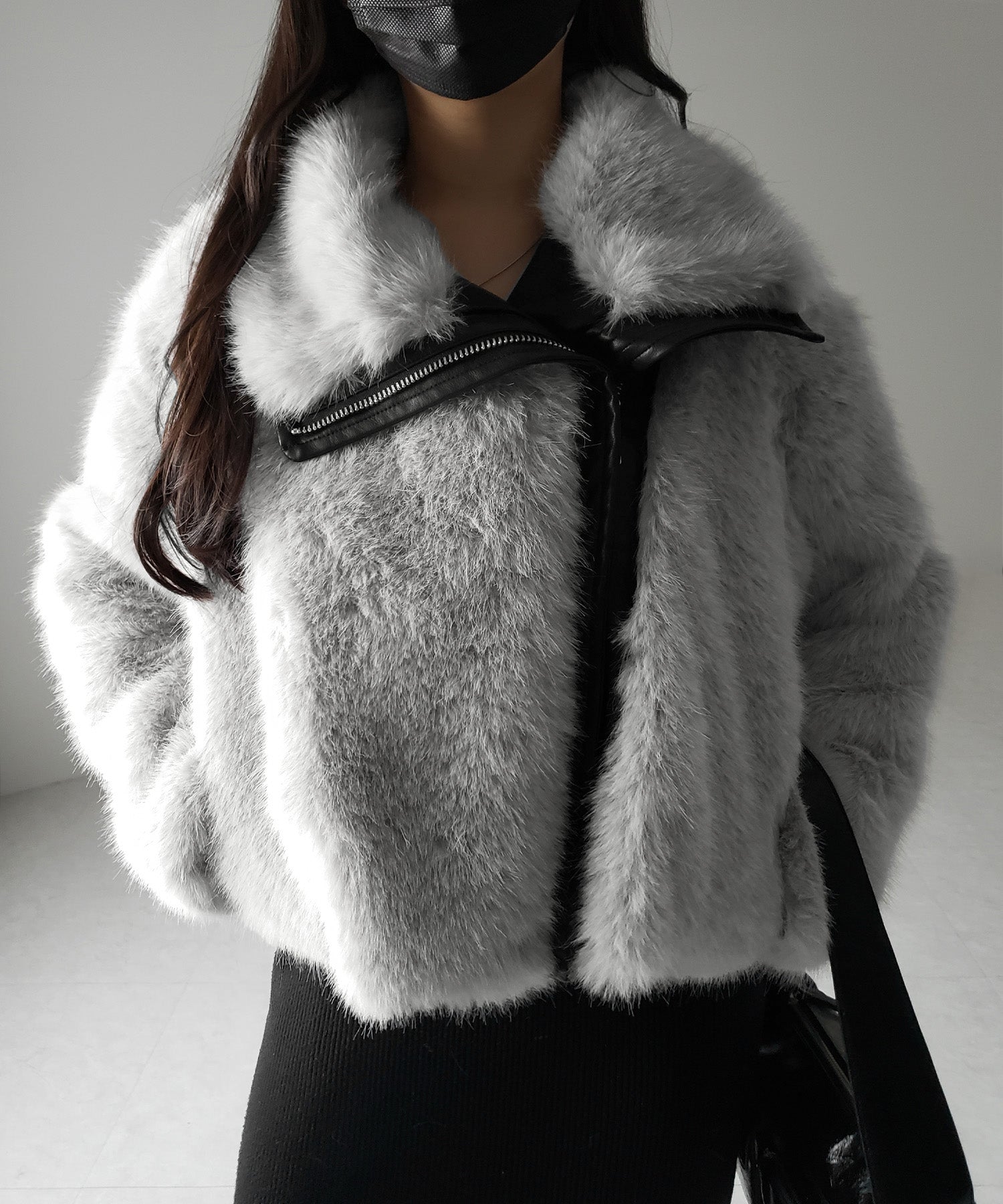 【 ２WAY 】ジップアップレザードッキングフェイクファーコート ／ zip up leather docking fake fur coat