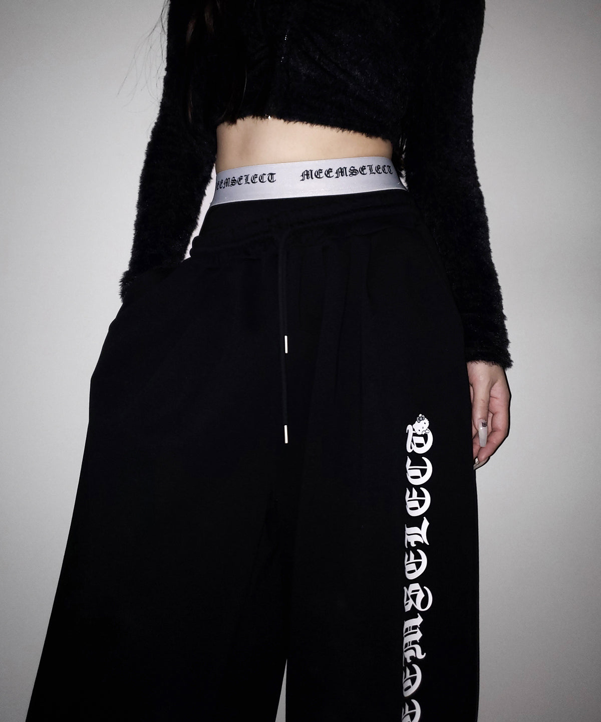 【 レイヤード可能 】グランジロゴインナーパンツ ／ grunge logo inner pants
