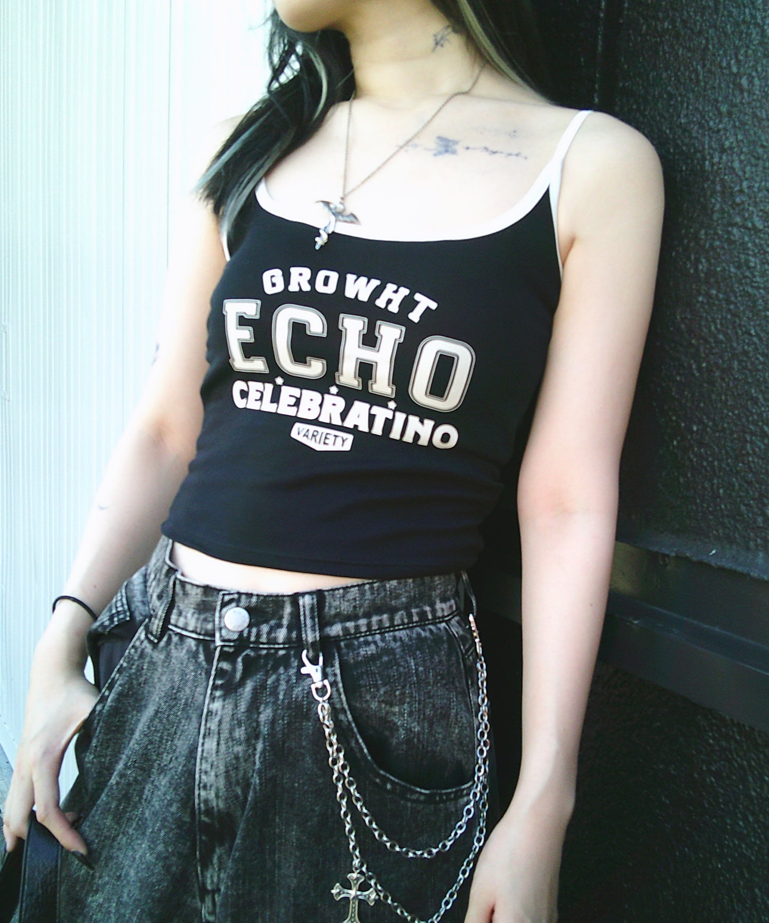 【 カップ付き 】フロントロゴプリントショートキャミソール ／ front logo print short camisole