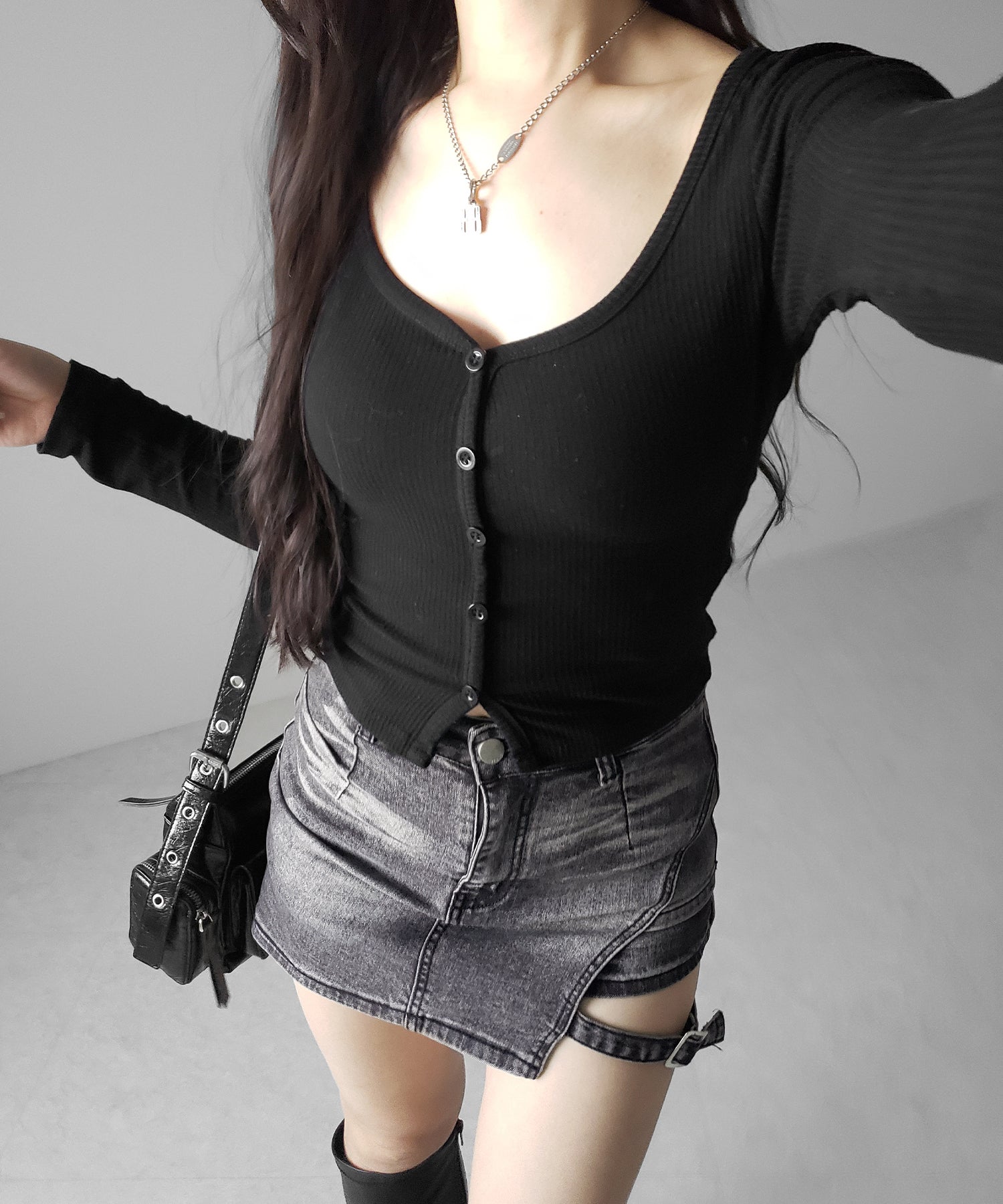 【 インパン裏地付 】カットアウトベルトストラップデニムミニスカパン ／ cutout belt strap denim mini skirt pants
