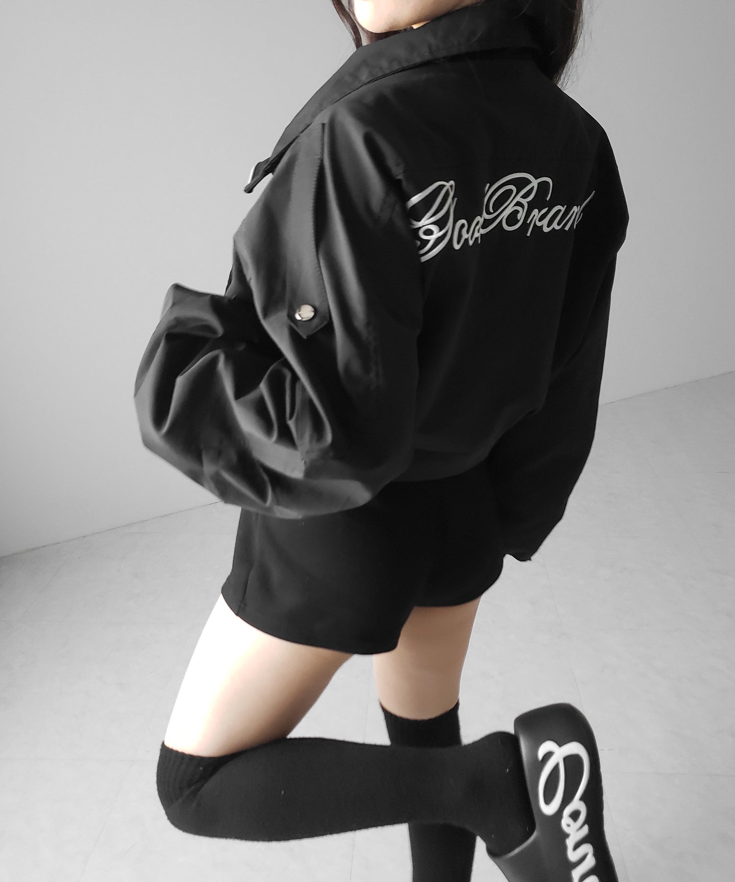 レタリングバックロゴスタンドカラーショートブルゾン ／ lettering back logo stand collar short blouson