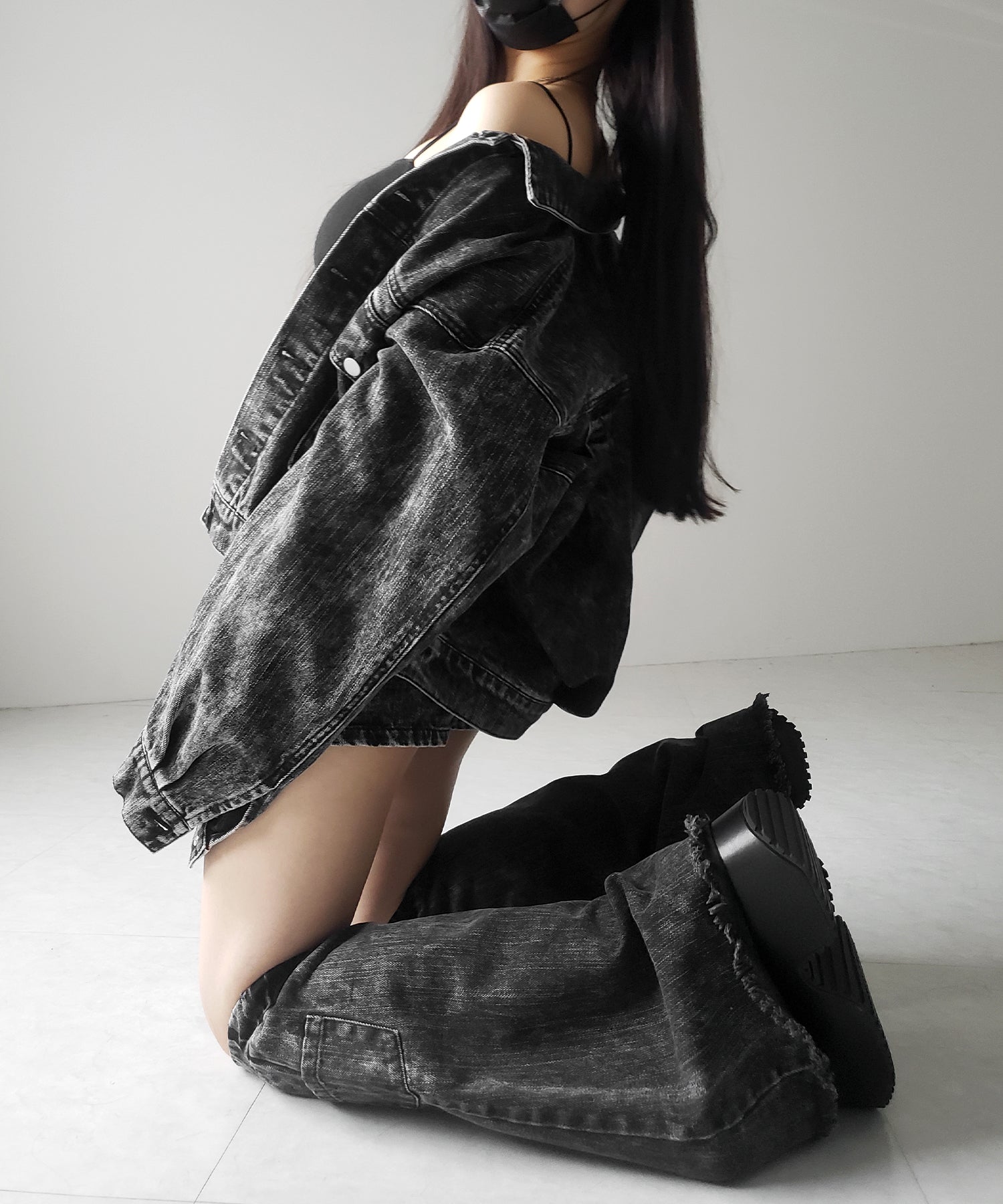 【 デニムセットアップ着用可能 】ヴィンテージケミカルブリーチカーゴデニムミニスカパン ／ vintage chemical bleach cargo denim mini skirt pants