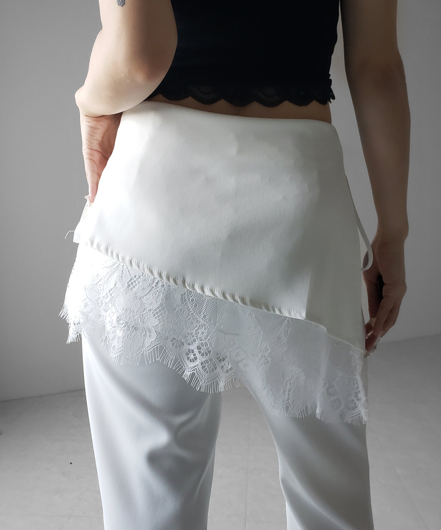【３size 】レースレイヤードサイドリボンラップフレアスラックス ／ lace layered side ribbon wrap flare slacks