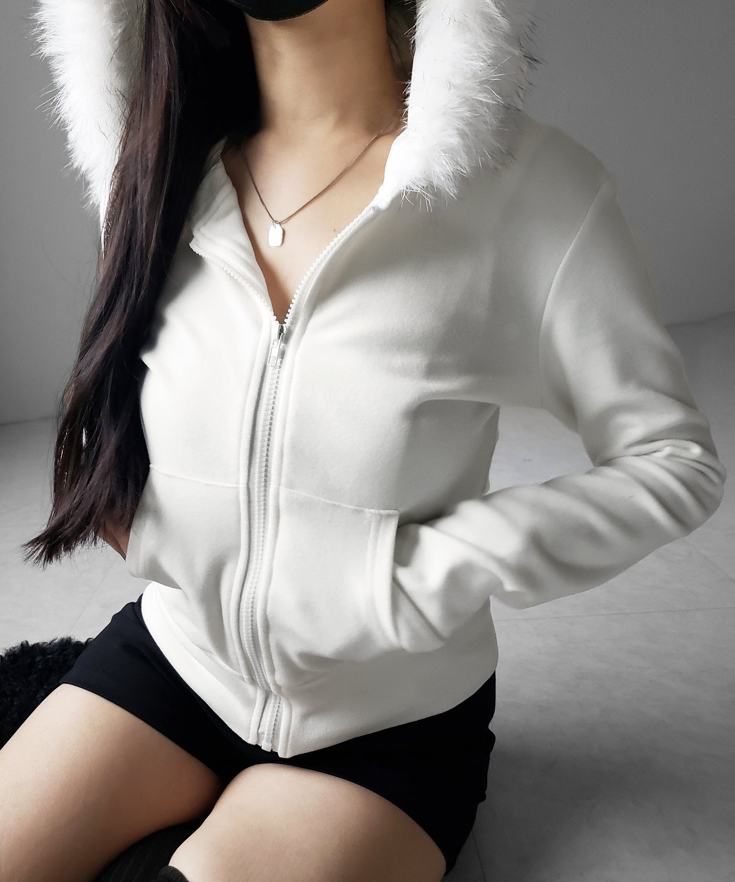 フェイクファーフーディジップアップパーカー ／ fake fur hooded zipup hoodie