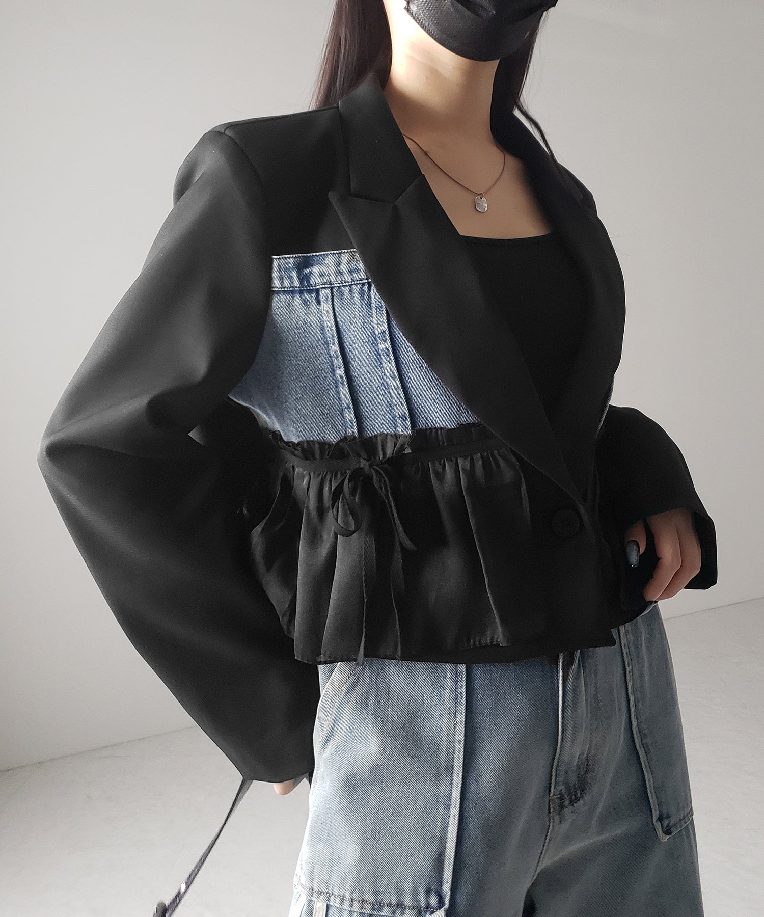 デニムフリルドッキングショートテーラードジャケット ／denim frill docking short tailored jacket