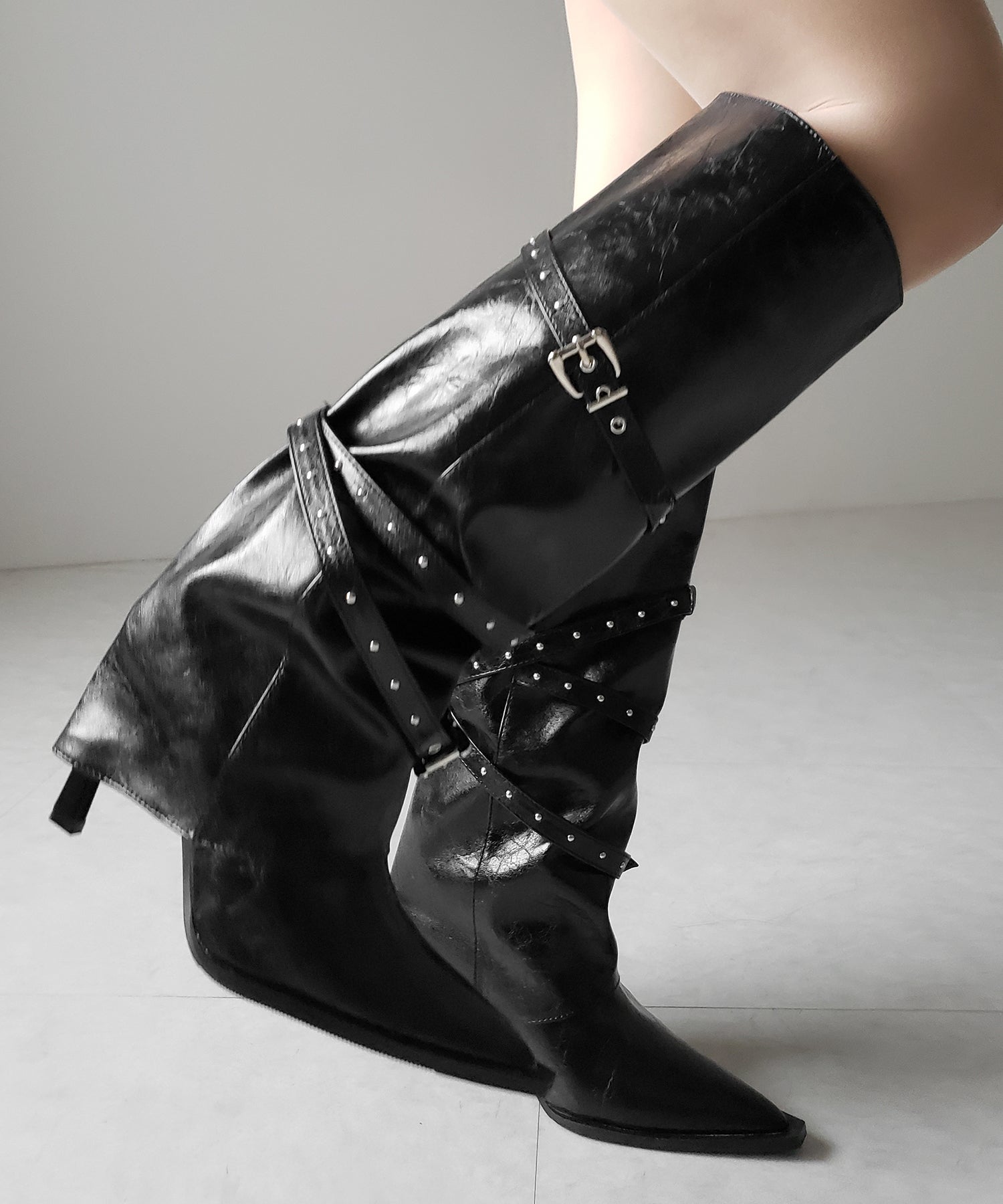 ヴィンテージレザーベルテッドロングカバーブーツ ／vintage leather belted long cover boots