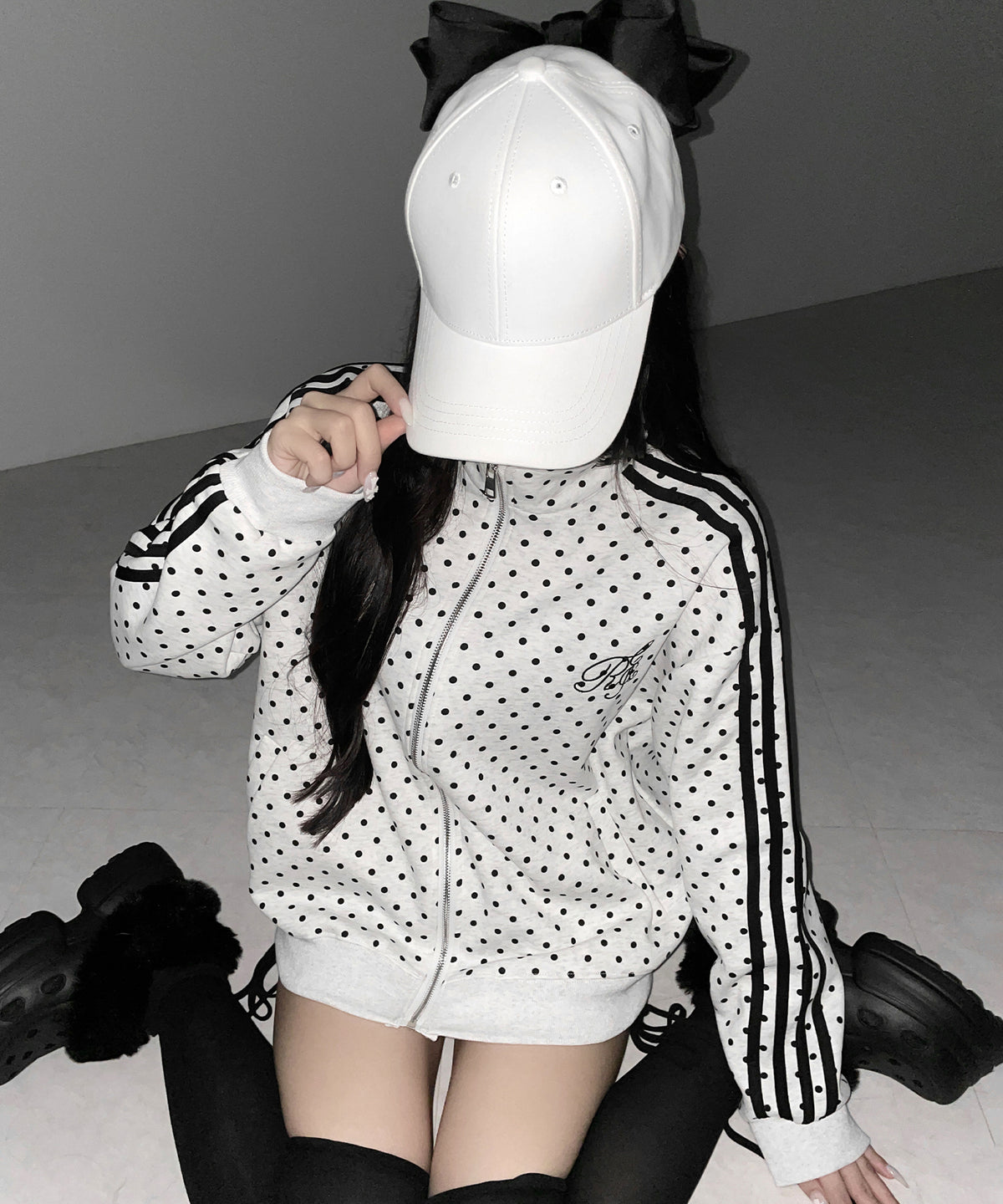 胸ロゴ刺繍ドットラインオーバースウェットブルゾン ／ chest logo embroidery side dot line over sweat blouson