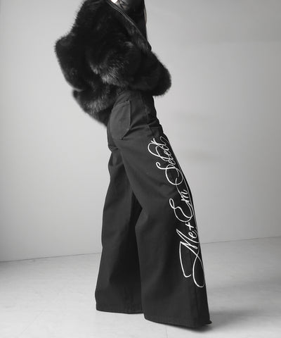 レタリングロゴ刺繍ハイウエストワイドブラックデニム ／ lettering logo embroidery high waist wide black denim