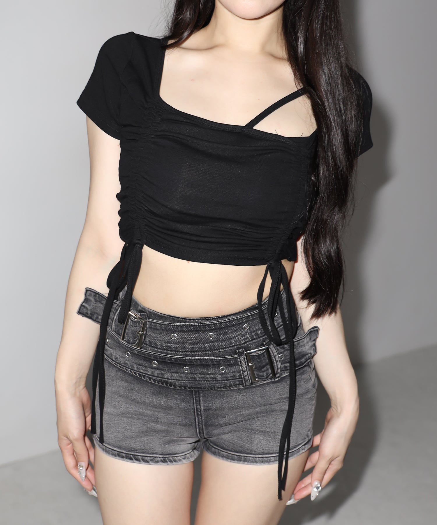 ダブルベルテッドマイクロミニデニムショートパンツ ／ double belted micro mini denim short pants