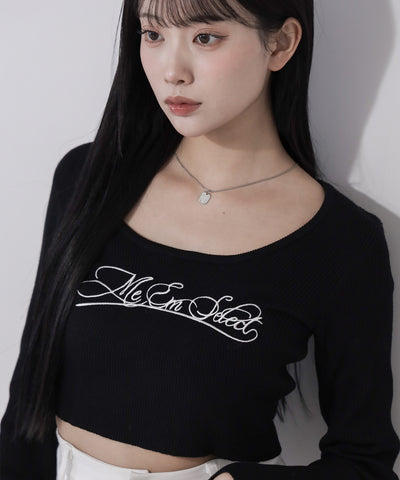 レタリングロゴ刺繍スクエアネックショートリブニットトップス ／ lettering logo embroidery square neck short rib knit tops