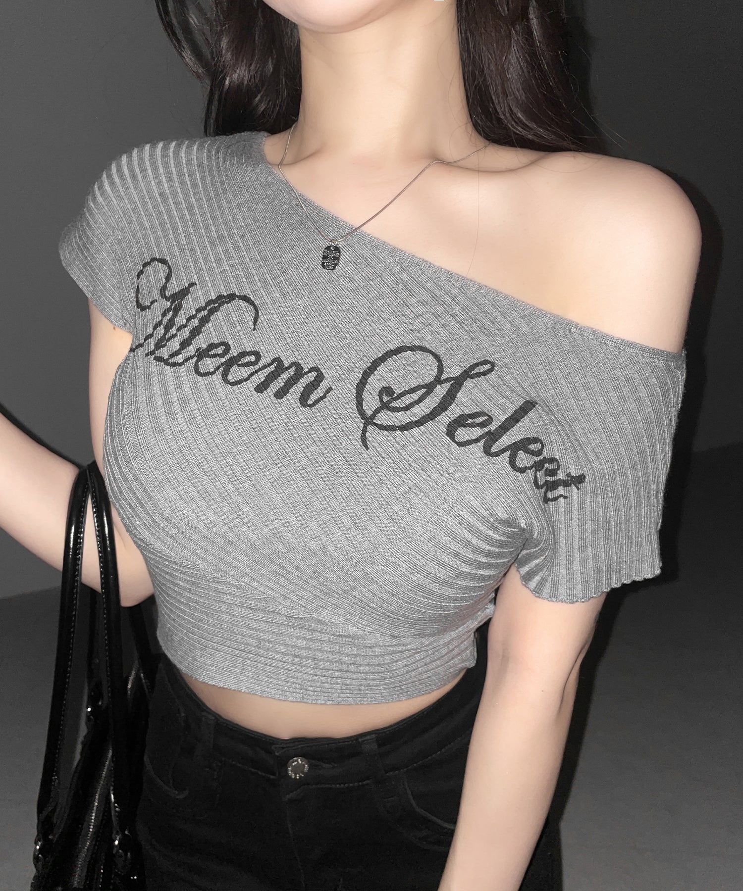 レタリングロゴワンショルリブニット ／ lettering logo oneshoulder lib knit