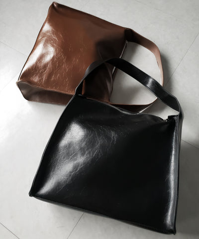 【 ２color 】ヴィンテージフェイクレザースクエアショルダーバッグ ／ vintage fake leather square shoulder bag