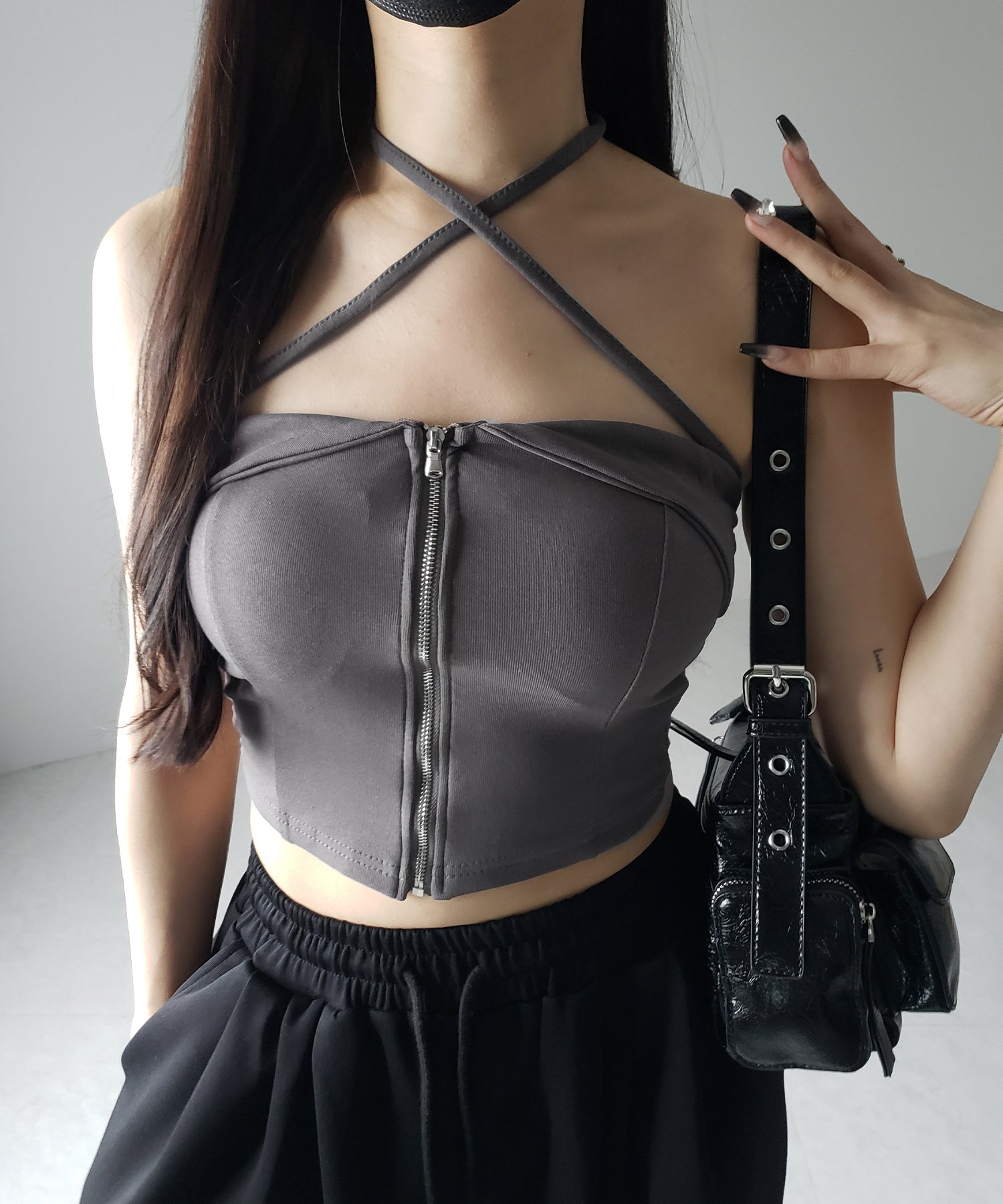 【 ２WAY／ カップ付 】ジップアップクロスストラップリボンベアトップス ／ zip up cross strap ribbon bare tops