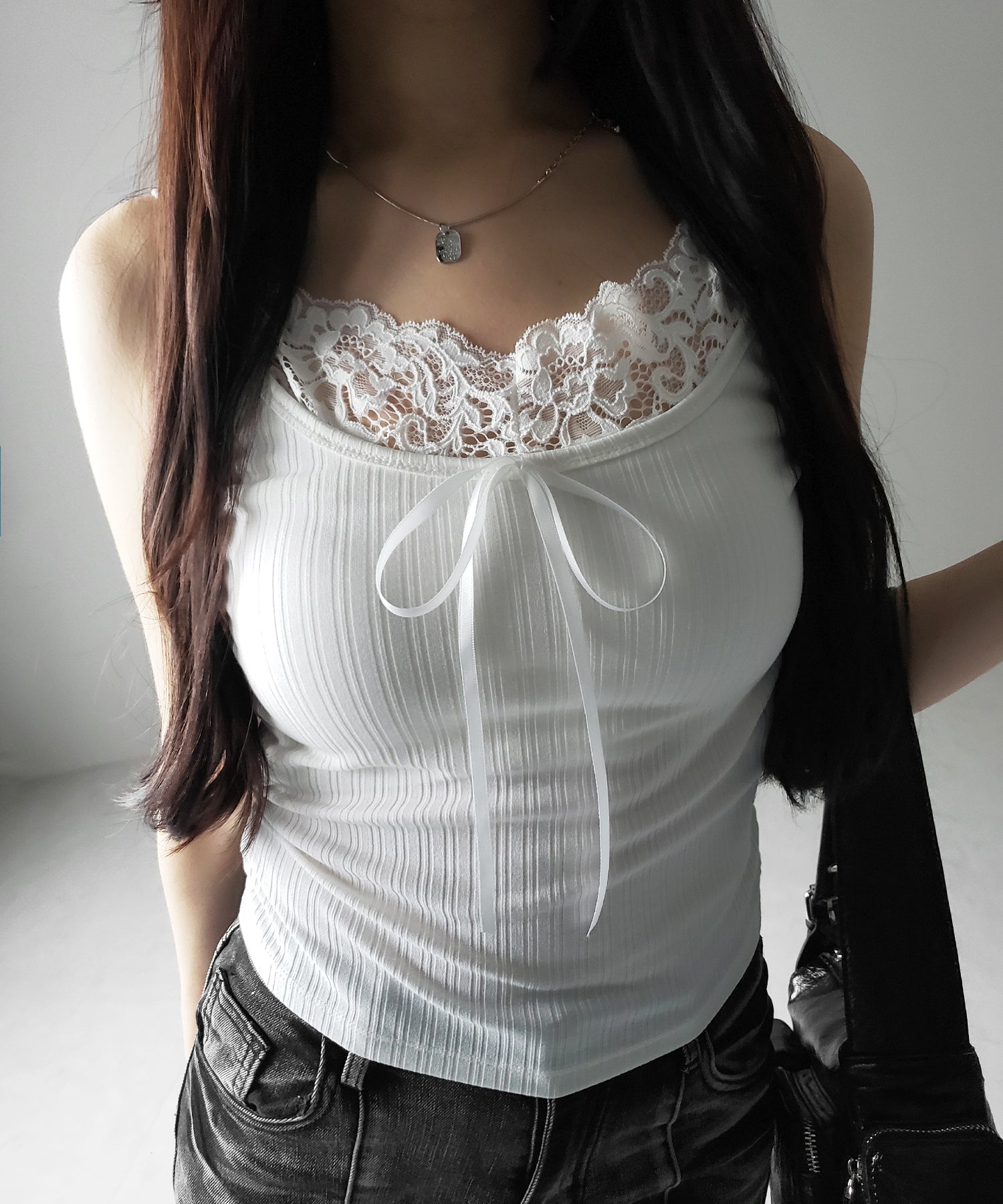 【 ３color ／ カップ付き 】フロントリボンレースドッキングキャミソール ／front ribbon lace docking camisole