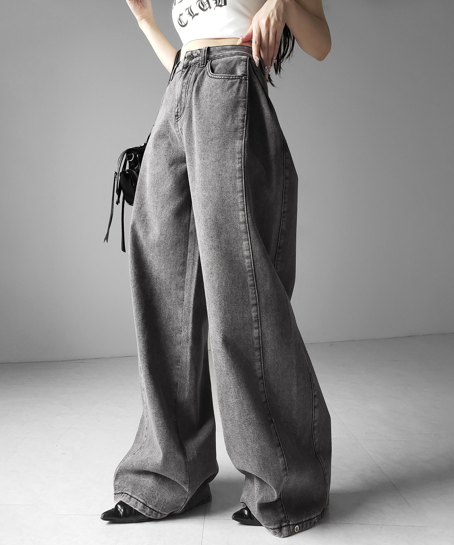 ヴィンテージライクウォッシュカーブワイドデニム ／ vintage like wash curve wide denim