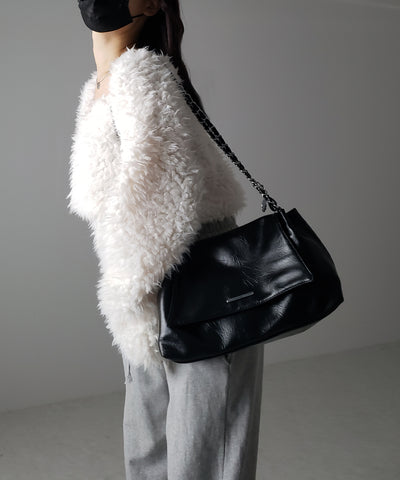 【 ３color 】チェーンフェイクレザーフラップショルダーバッグ ／ chain fake leather flap shoulder bag
