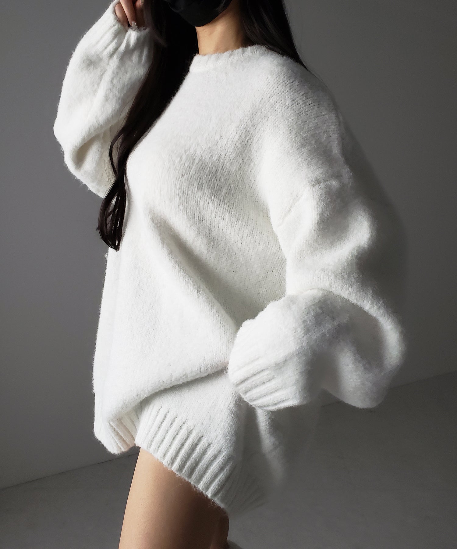 オーバーサイズフラッフィーニットプルオーバー ／ oversize fluffy knit pullover