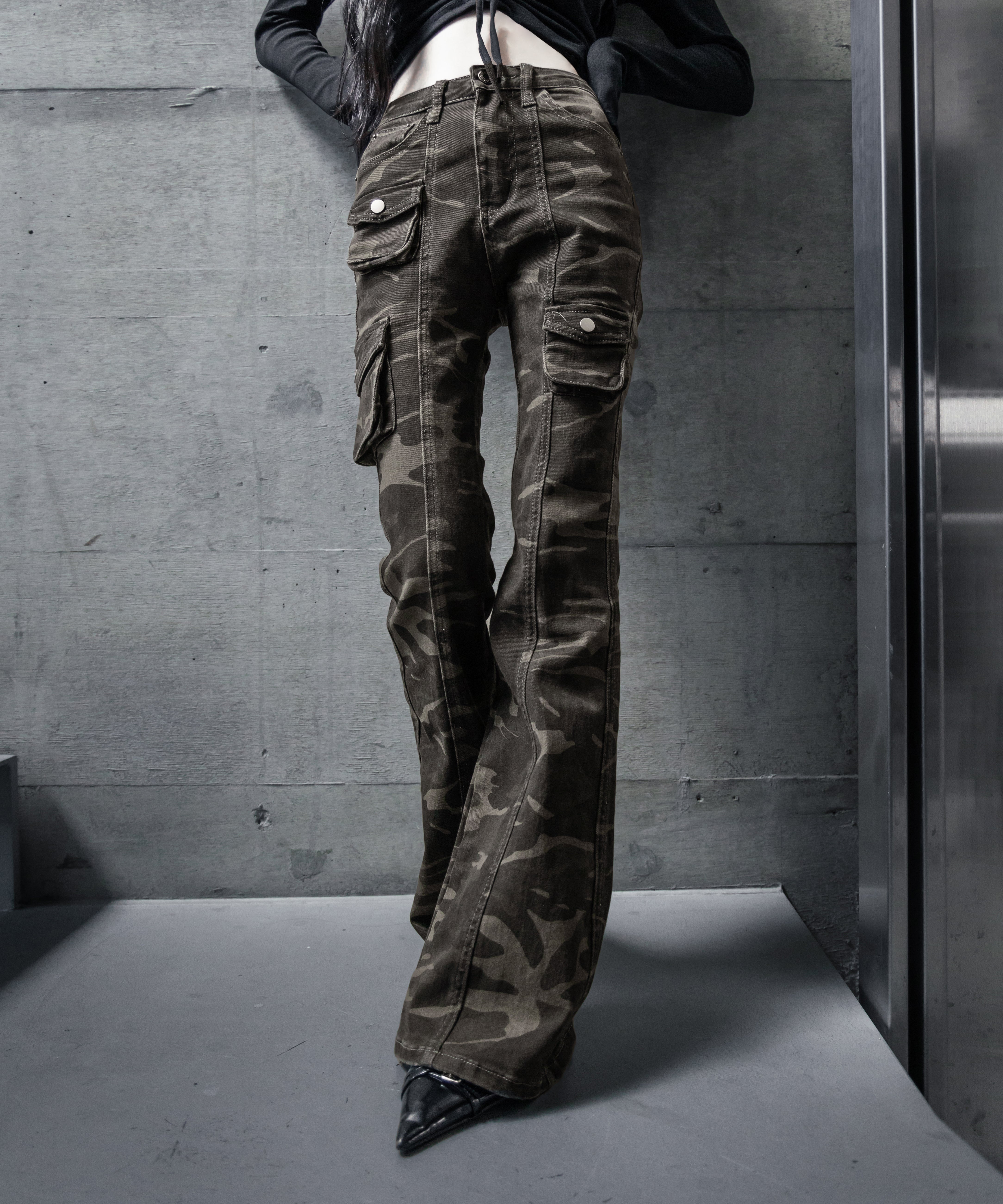 【 ３size 】ヴィンテージカモフラストレッチカーゴフレアデニム ／ vintage camouflage stretch cargo flare denim