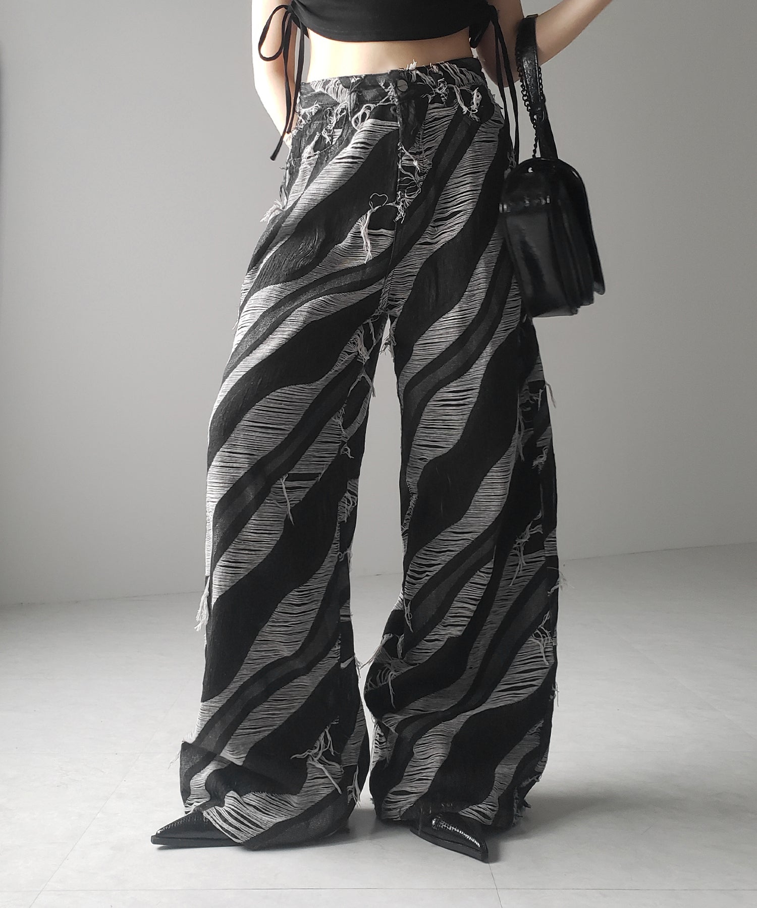 【 ２color ／ ４size 】バイカラーカットフリンジダメージワイドデニム ／ bicolor cut fringe damaged wide denim