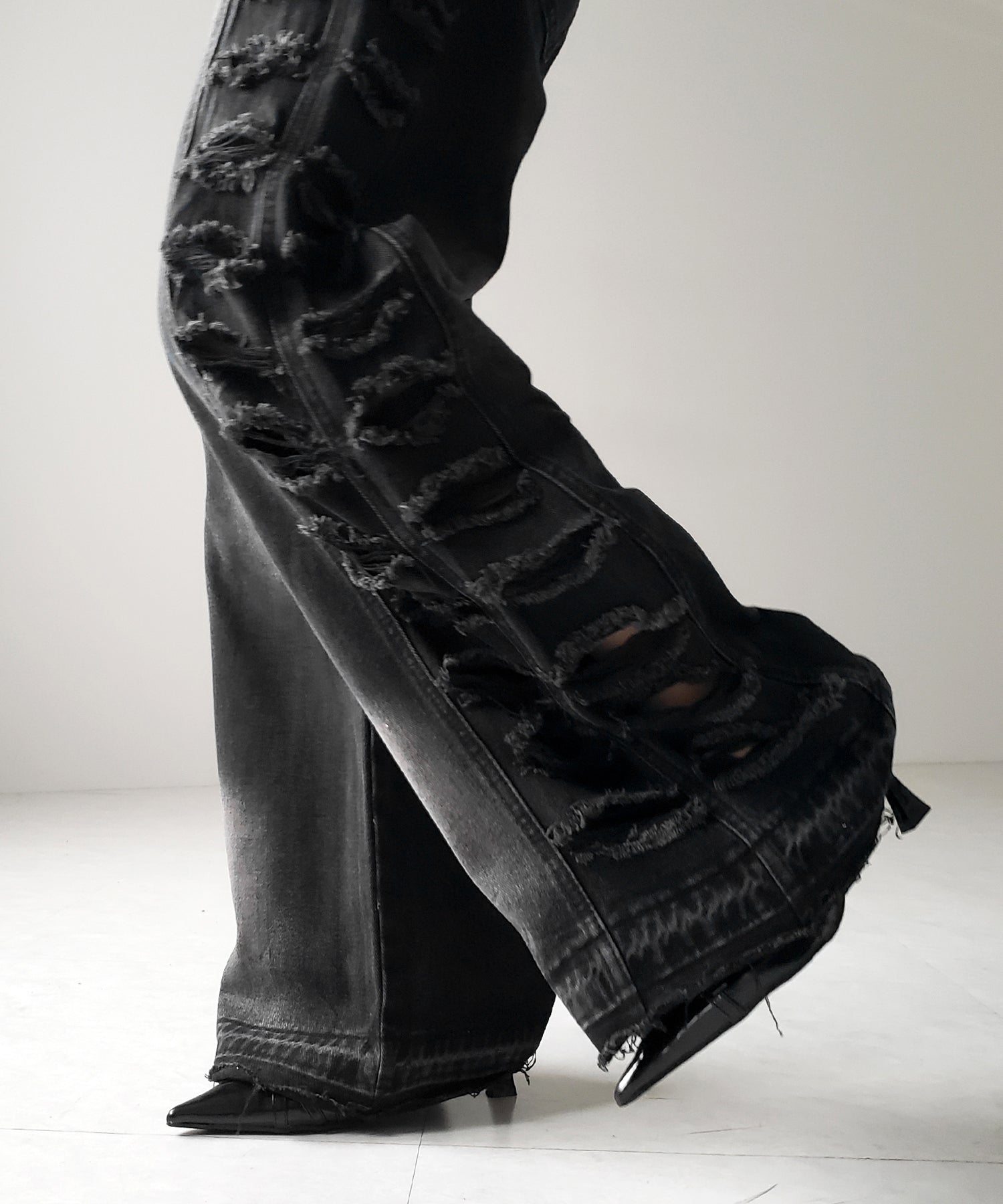 【 ４size 】ヘビークラッシュサイドダメージブラックヴィンテージデニム ／ heavy crush side damage black vintage denim