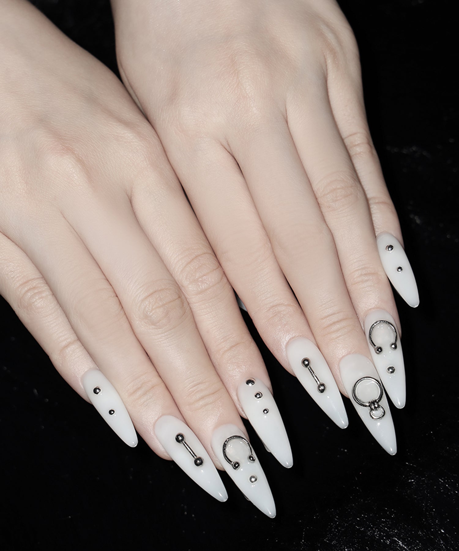 ボディピアスデザインロングネイルチップ ／ body pierce design long nail tips