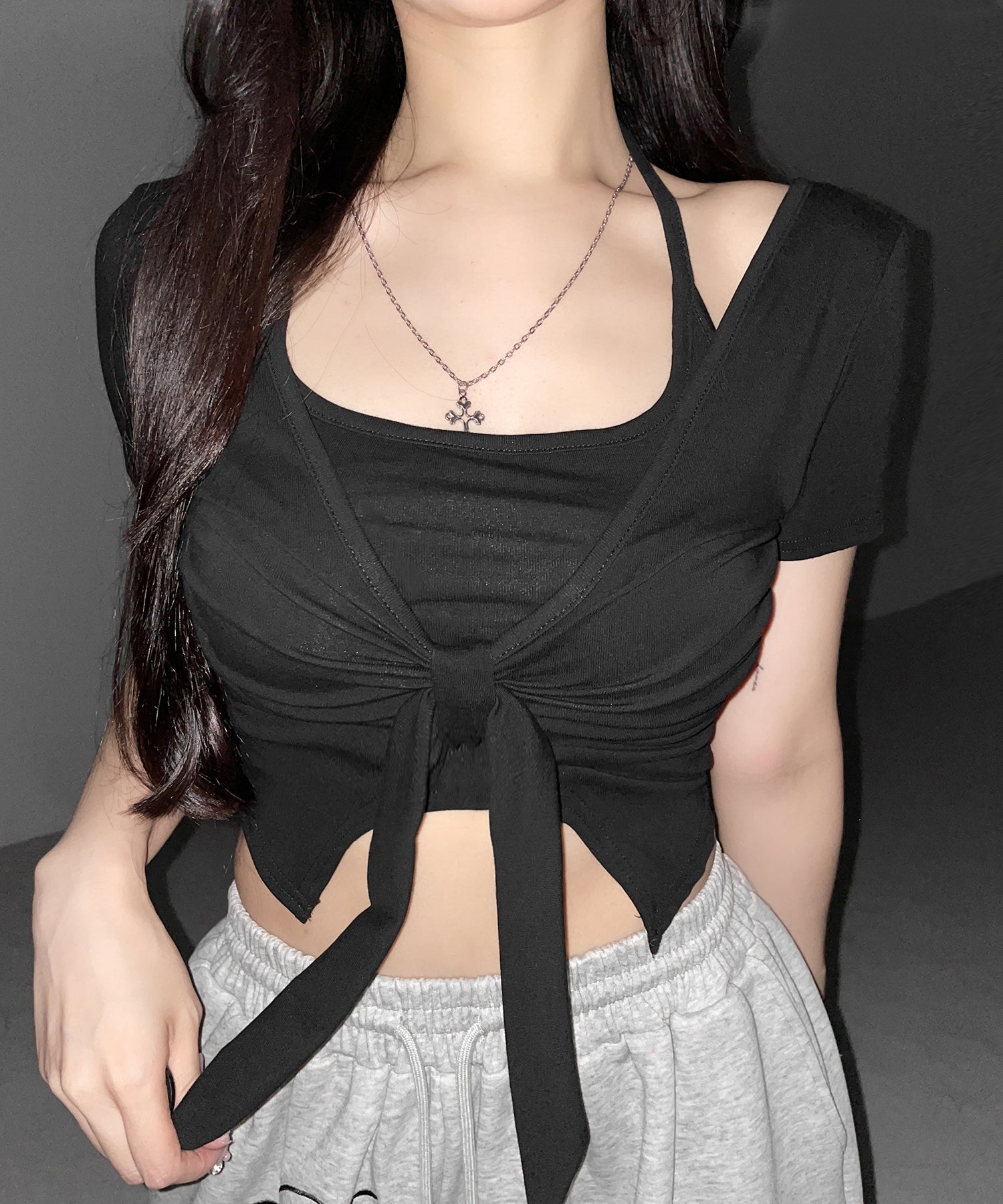 フロントリボンレイヤードトップス ＋ ホルターキャミ  ＳＥＴ  ／ front ribbon layered tops ＋ halter camisole SET
