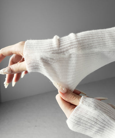 ワンポイント刺繍ポロカラースリムシアーリブニット ／ One-point embroidery polo collar slim sheer rib knit