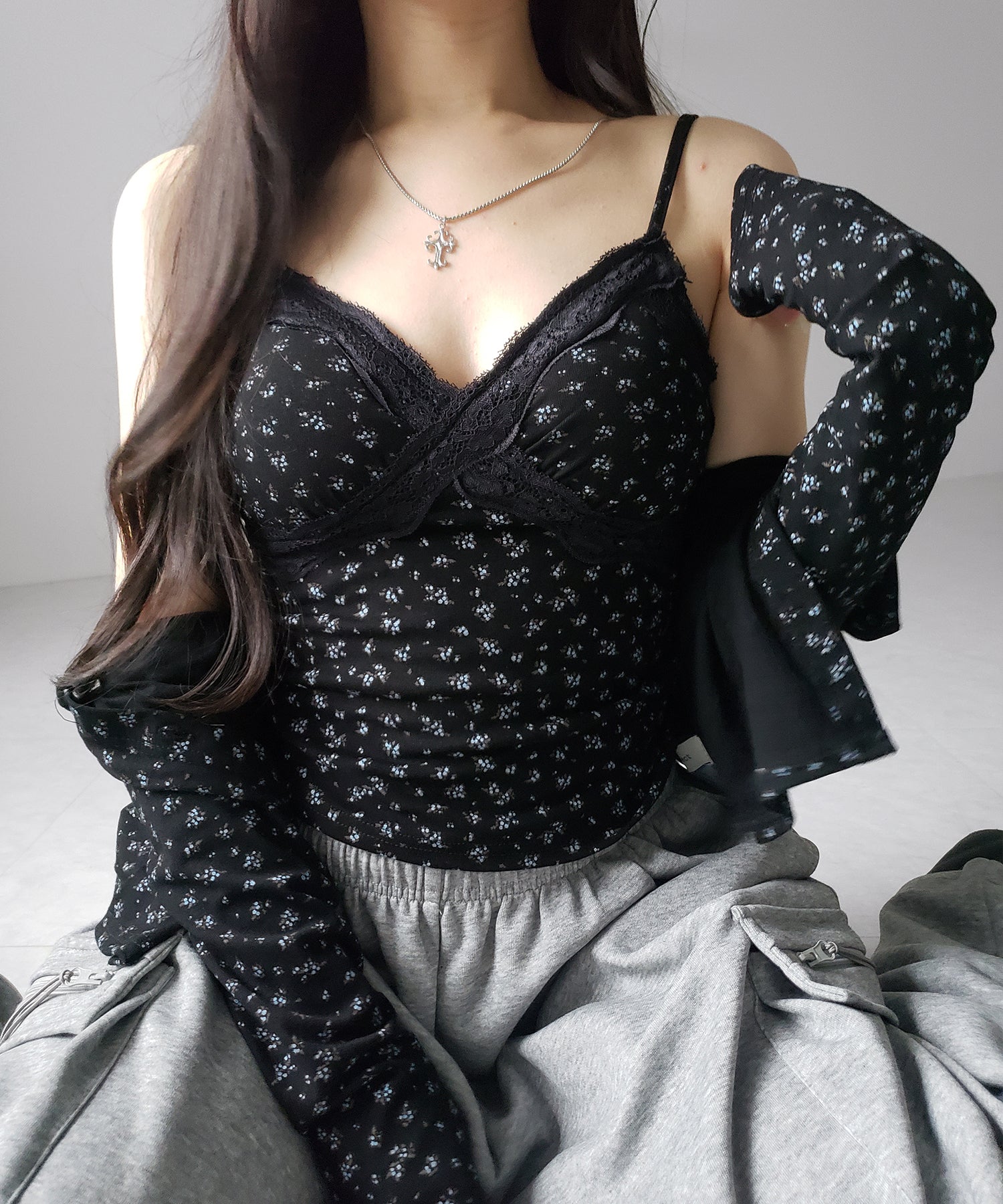 【 ２点セット 】小花柄レースキャミソール ＋ カーディガン SET ／ （ 2piece SET ）Floral lace camisole + cardigan SET