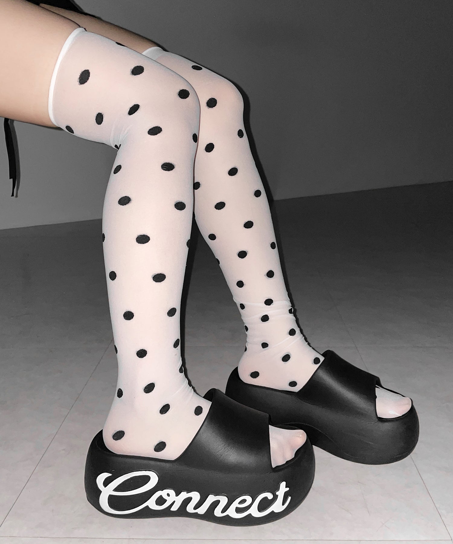 ドットニーハイシアーハイソックス ／ Dot knee high sheer high socks
