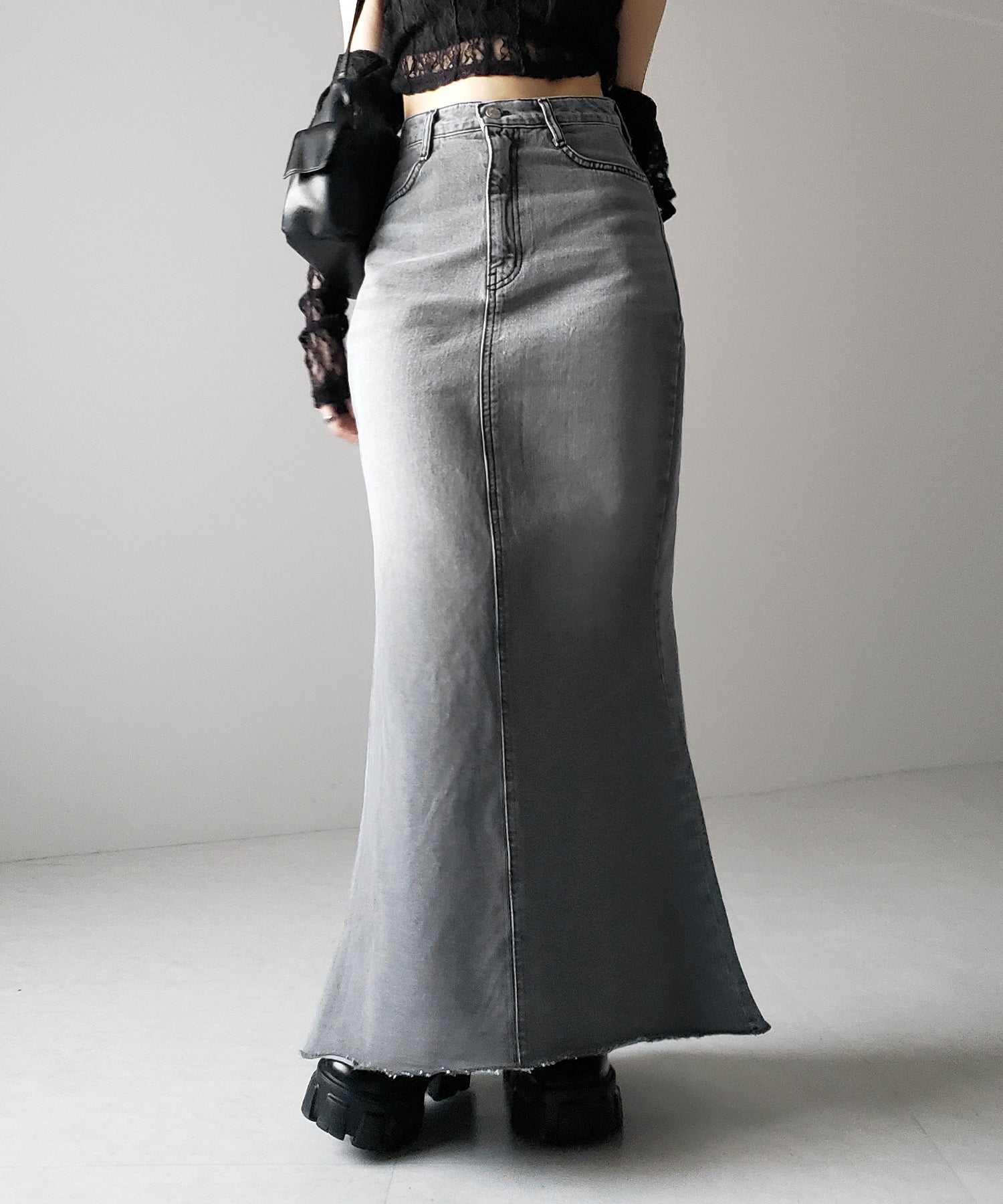 【 ３size 】深スリットダメージデニムロングマーメイドスカート ／ deep slit damage denim long mermaid skirt
