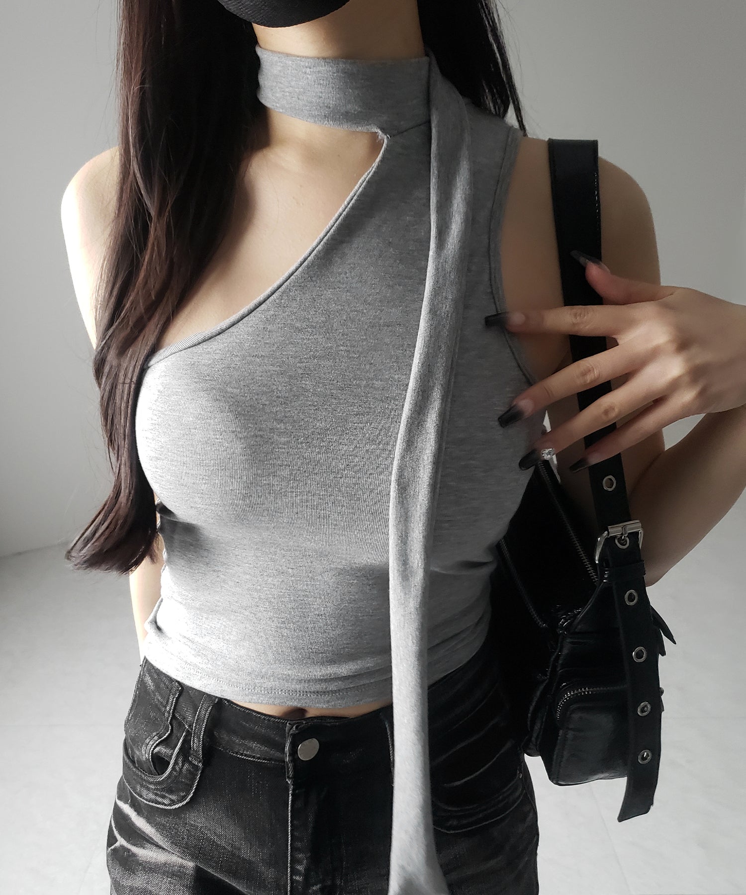 【 ３color ／ カップ付 】チョーカータイアシンメトリーワンショルキャミソール ／ choker tie asymmetry one-shoulder camisole