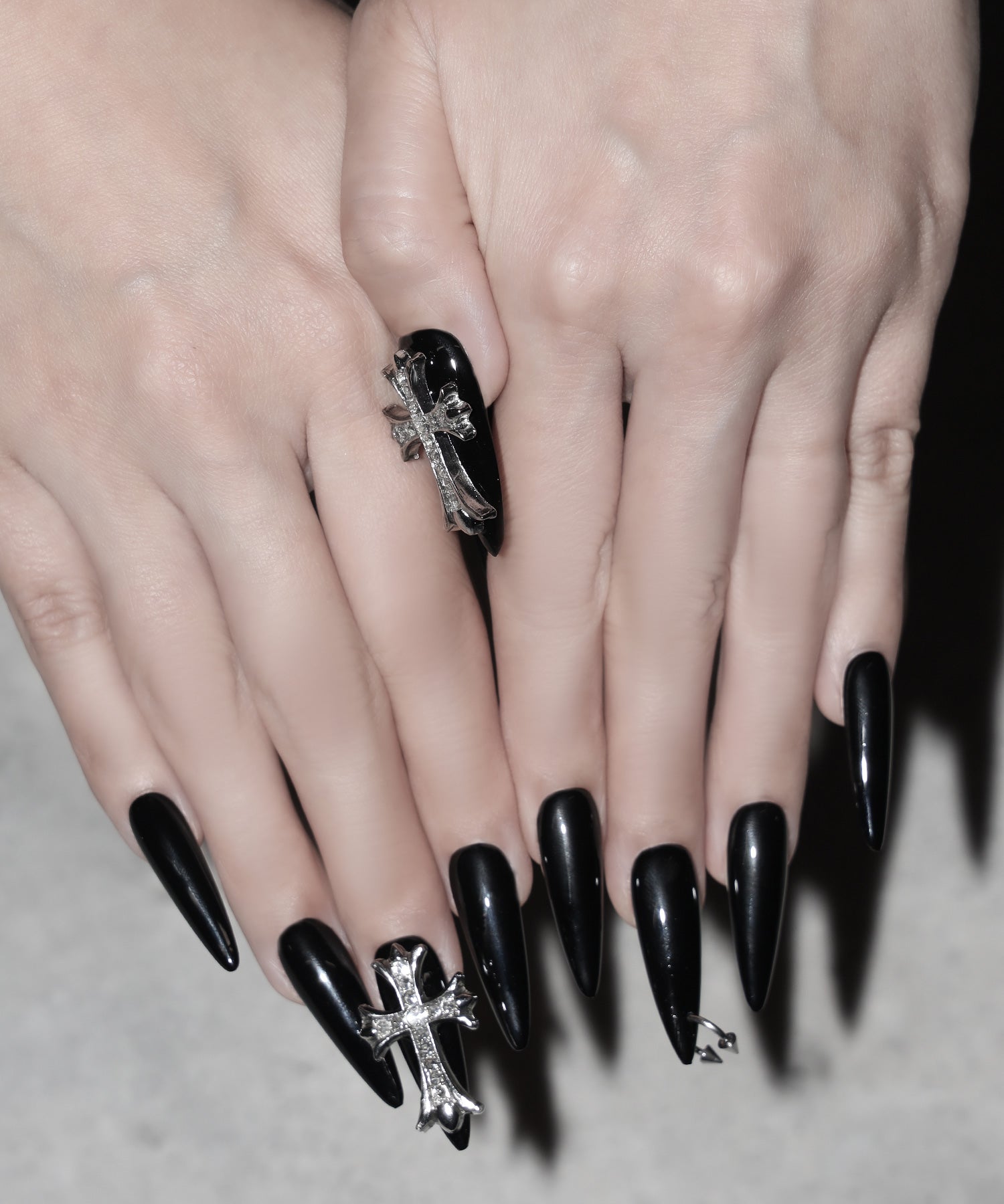 ビジュークロスピアシングロングネイルチップ ／ bijou cross piercing long nail tips