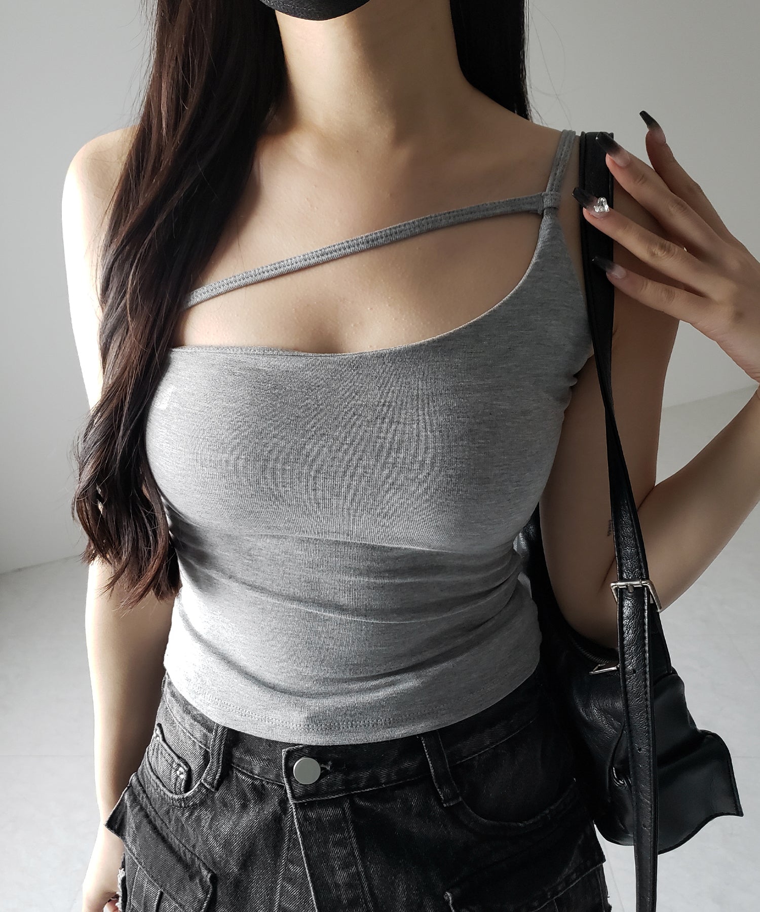 【 ３color ／ カップ付 】ラインストラップワンショルキャミソール ／ line strap one shoulder camisole