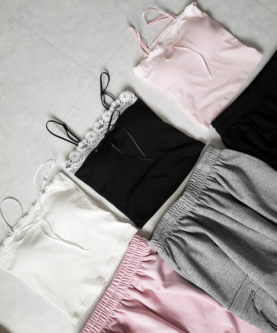 フロントリボンレースショートキャミソール ／ front ribbon lace short camisole